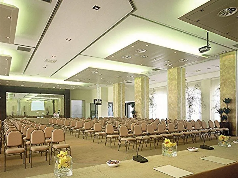 סיניסלו באלסמו Cosmo Hotel Palace